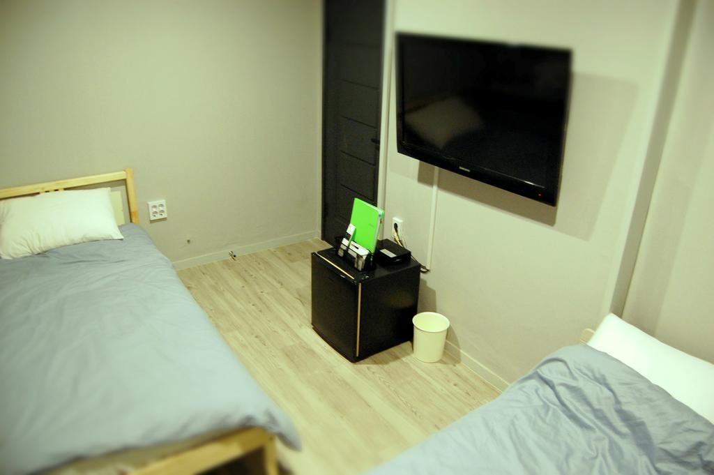 Istay Hongdae Сеул Стая снимка