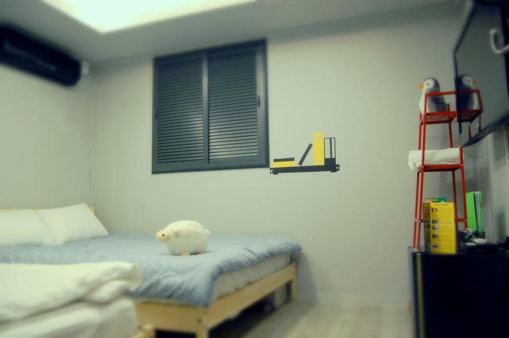 Istay Hongdae Сеул Стая снимка