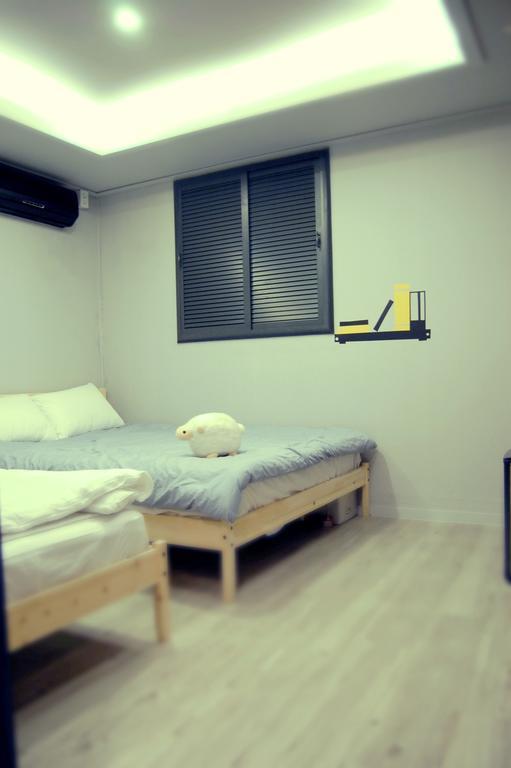 Istay Hongdae Сеул Стая снимка